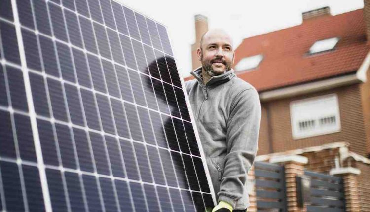 What are 3 disadvantages of solar?